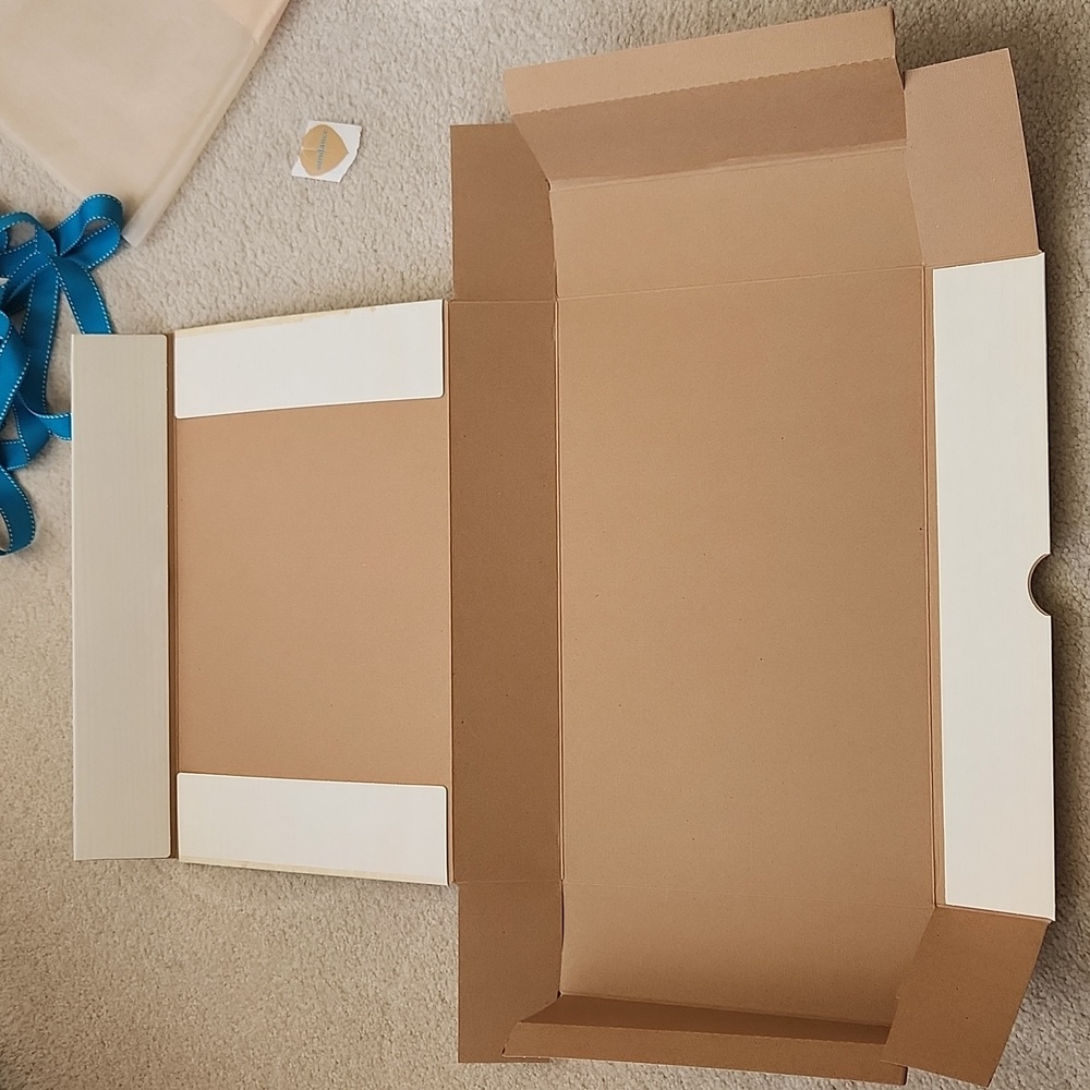 SUNDANCE Box Ribbon Tissue & Sticker - Picture 9 of 10